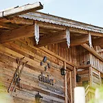 Chalet-f *